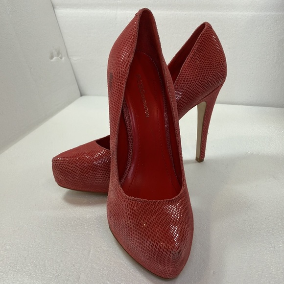 BCBG Eneretion Red leather heels size 8 - Picture 7 of 8
